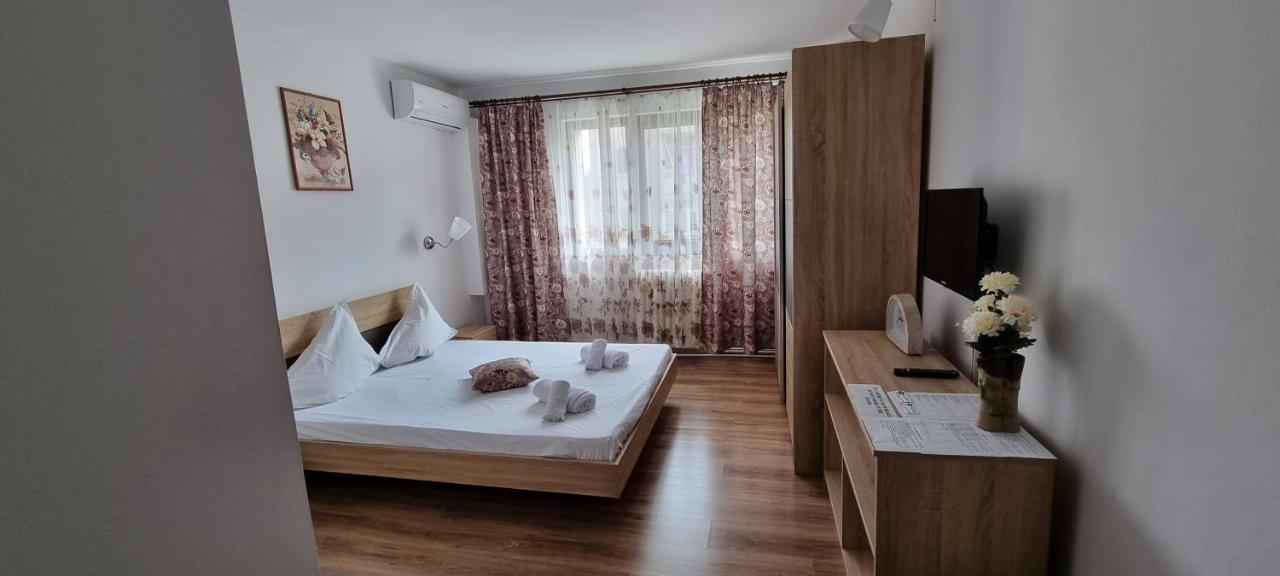 Hotel Dacor Orăştie Esterno foto
