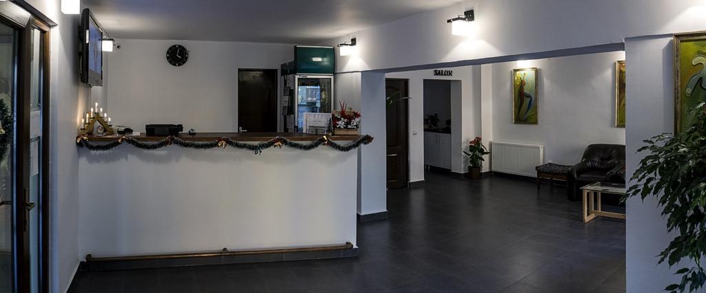 Hotel Dacor Orăştie Esterno foto