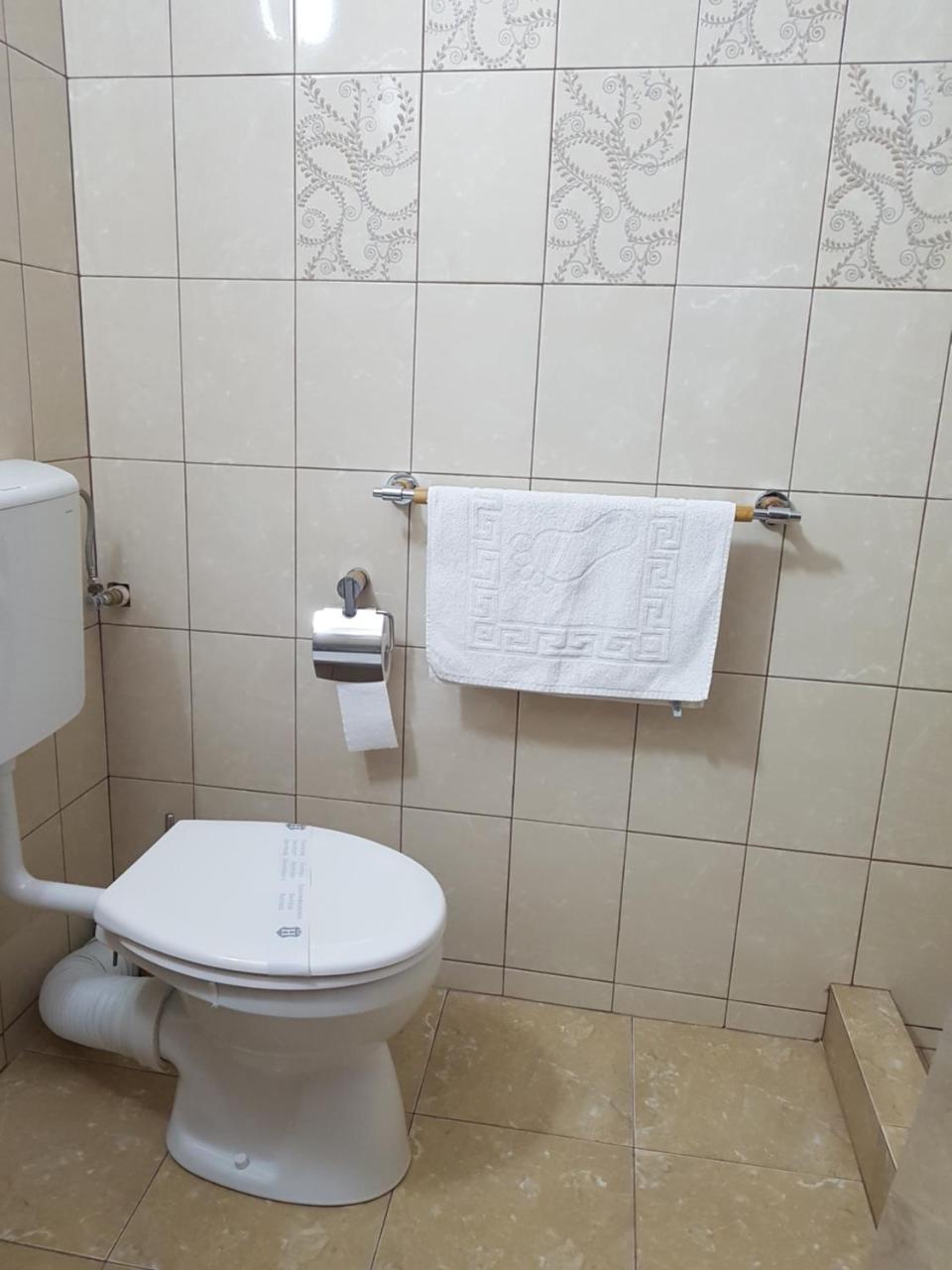 Hotel Dacor Orăştie Esterno foto