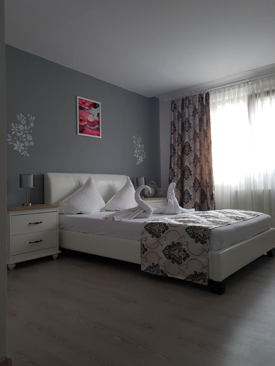 Hotel Dacor Orăştie Esterno foto